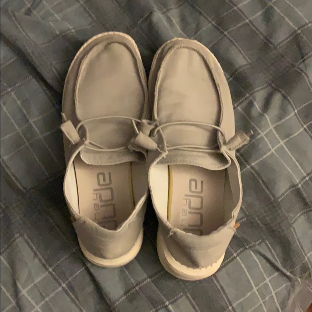 Women’s Light Grey and White Hey Dudes Size 6